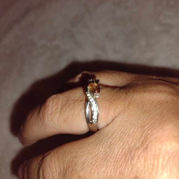 Ring - Picture 3 of 5